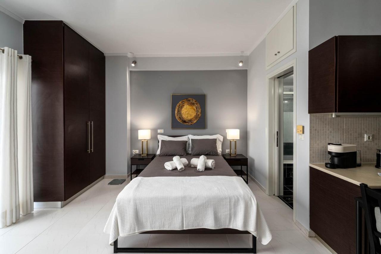 Byron Luxury Apartments Aigio Exterior photo