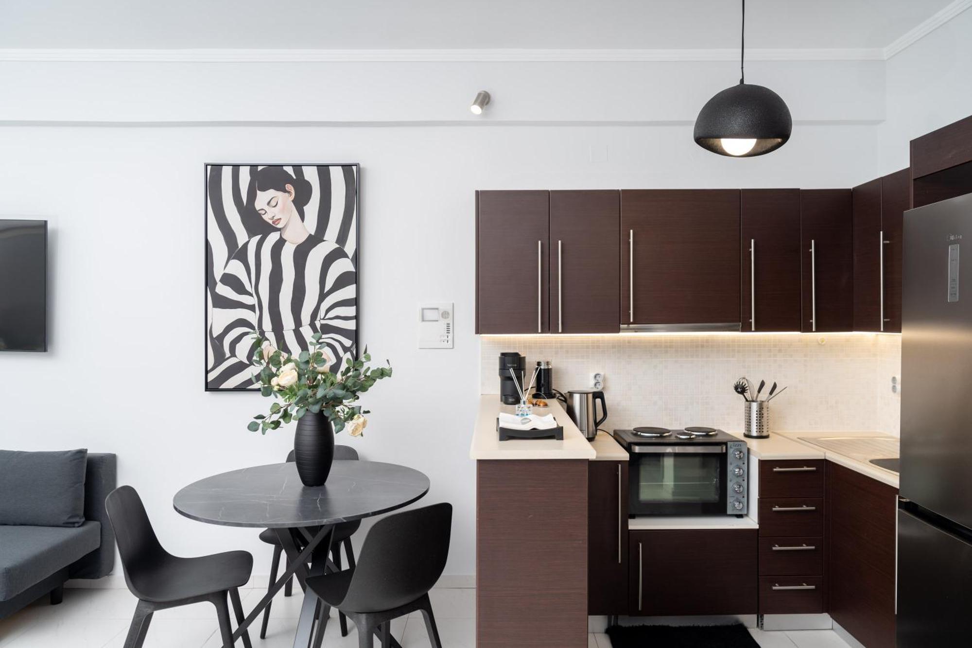 Byron Luxury Apartments Aigio Room photo